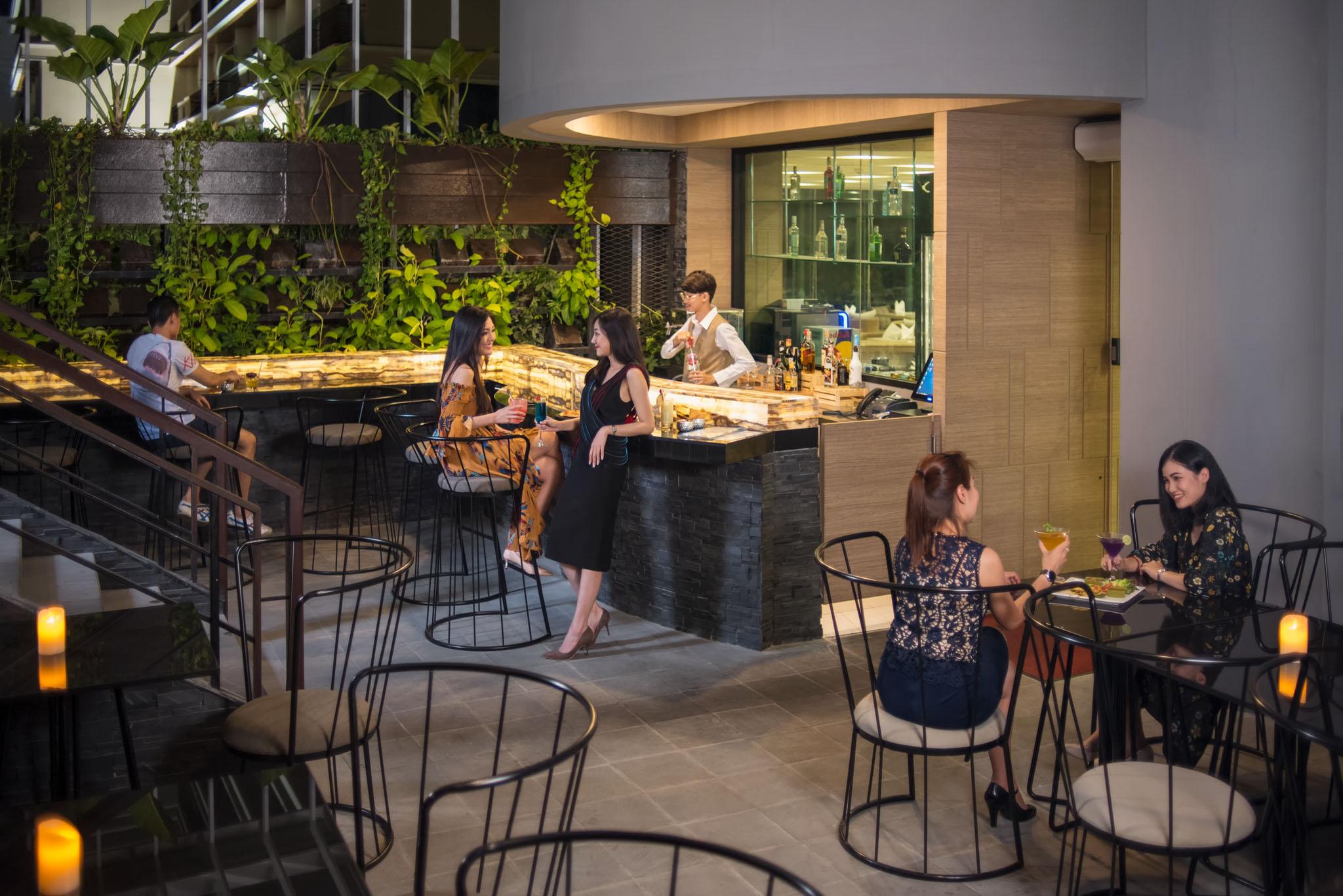 Solitaire Sukhumvit 11 होटल Bangkok