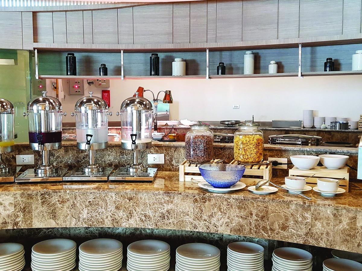 होटल Solitaire Sukhumvit 11 4*